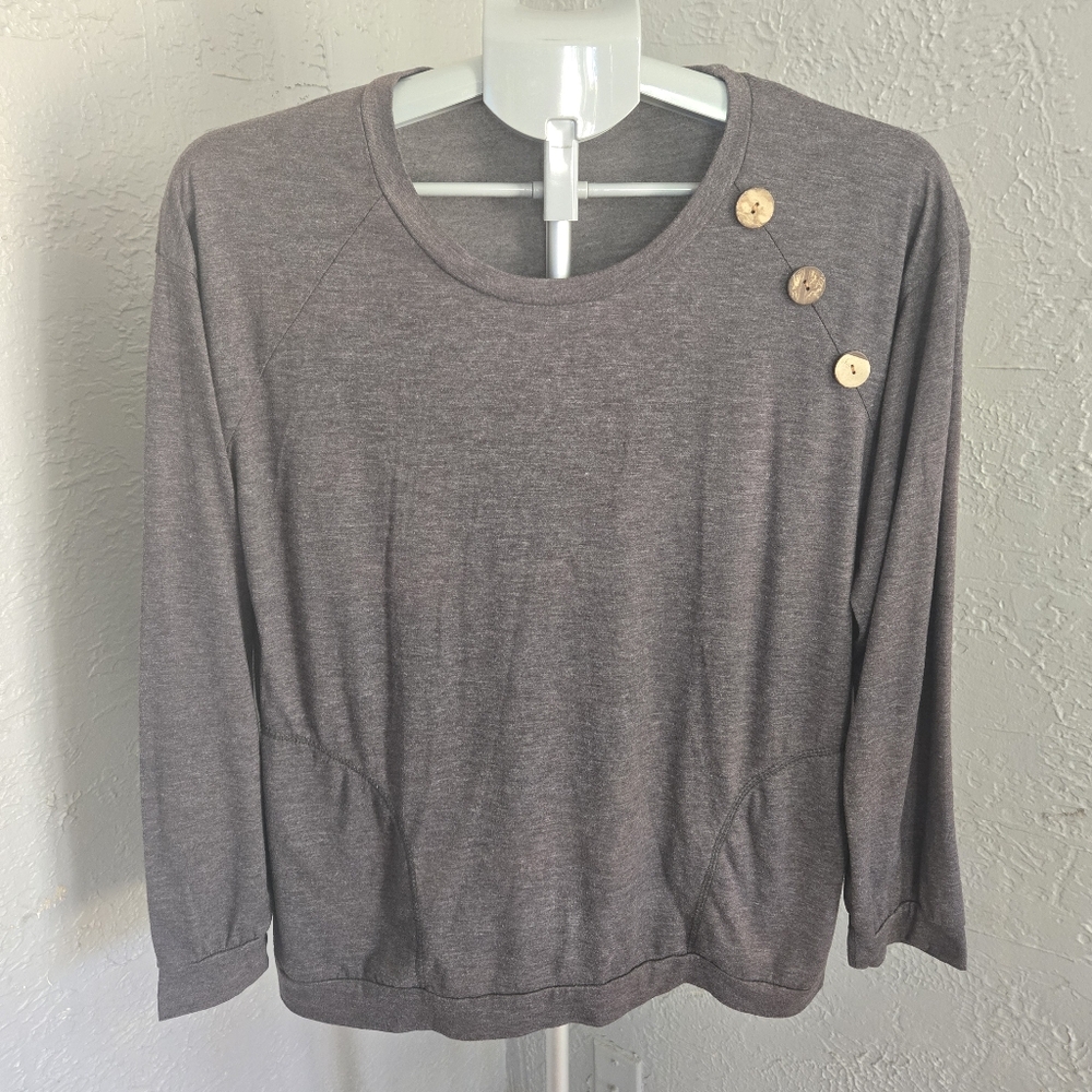 Casual Gray Women's Top with Wood Button Accents